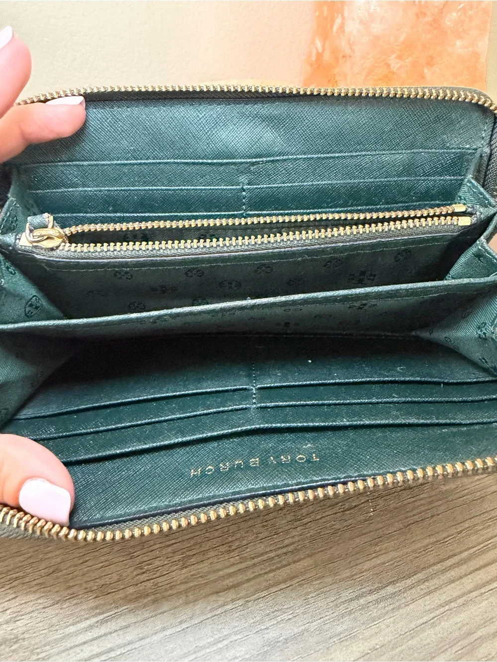 Tory Burch Robinson Zip Around Continental Wallet